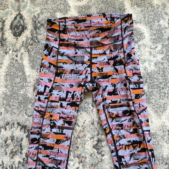 Lululemon Speed Up Crop *21" - Picture 2 of 9